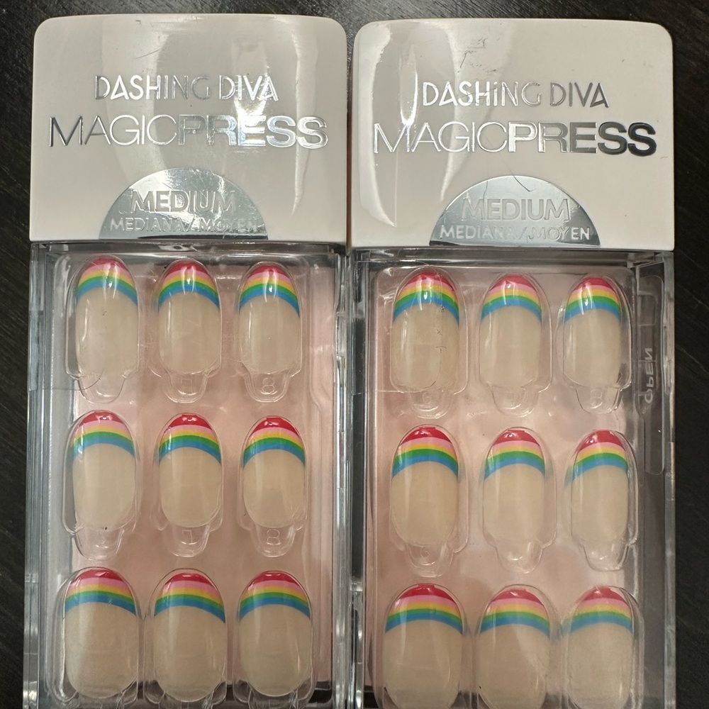 Dashing Diva Magic Press Rainbow Nails in shape round